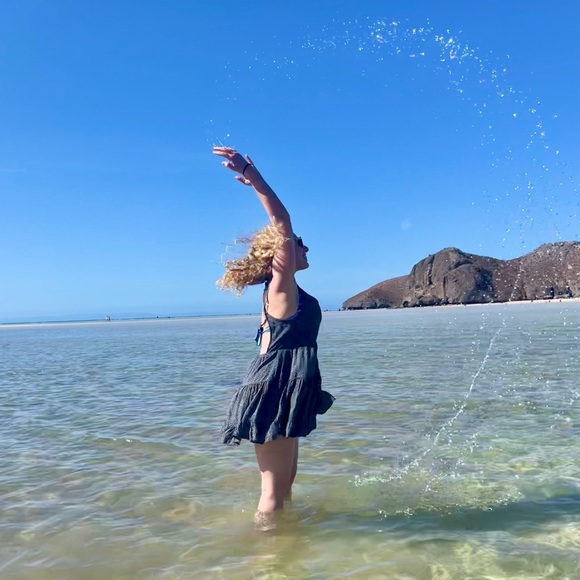 Meet the Posher, Allie - Picture 2 of 10